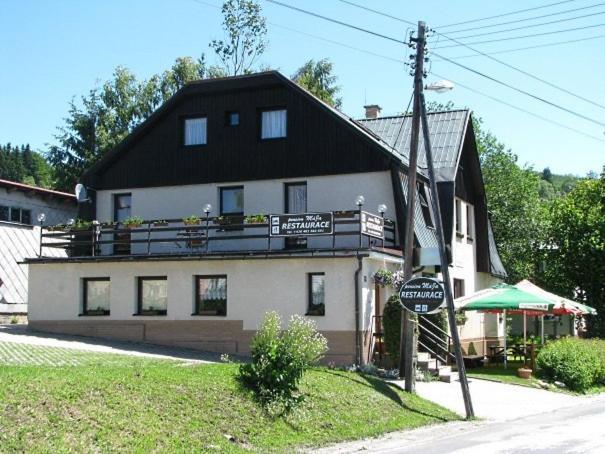 Restaurace A Penzion Maja Benecko Exterior photo